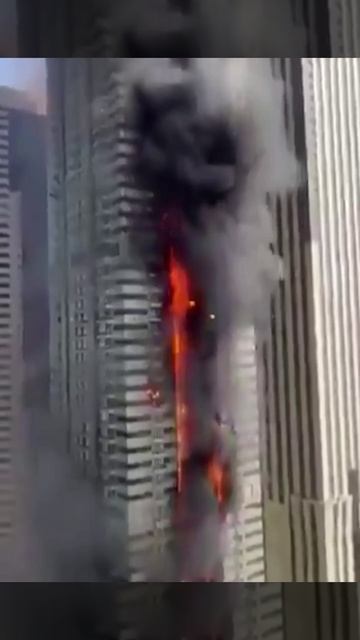 В Дубае вспыхнул крупный пожар в небоскребе — огонь охватил 67 этажную высотку. смотреть онлайн