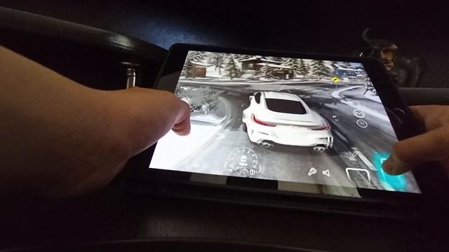 араб на M8 снежный город суета кар паркинг