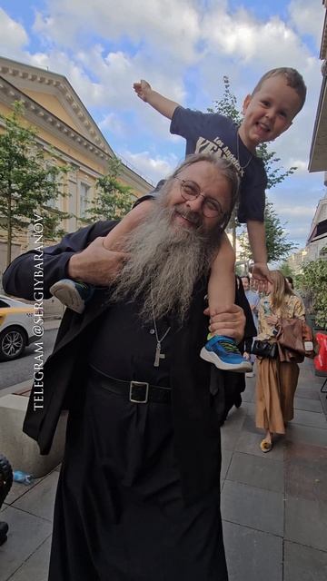 Чем меньше человек, тем меньше сила притяжения. Не раздувайтесь в своей значимости смотреть онлайн