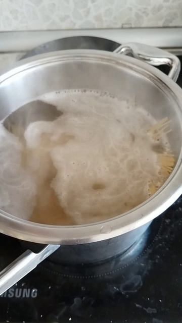 Варю спагетти