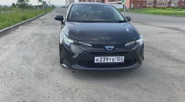 Toyota Corolla Touring Hybrid 4WD 2019 г.в. комплектация S смотреть онлайн