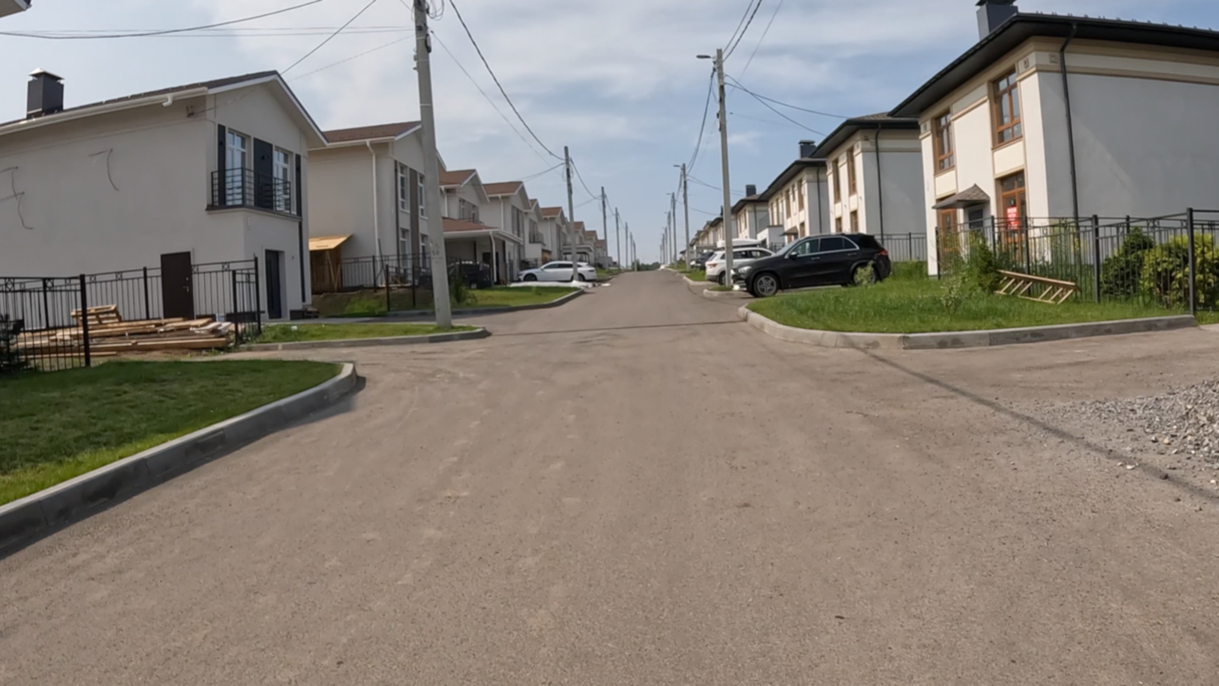 Как люди живут. Коттеджный комплекс. Вело прогулка. смотреть онлайн