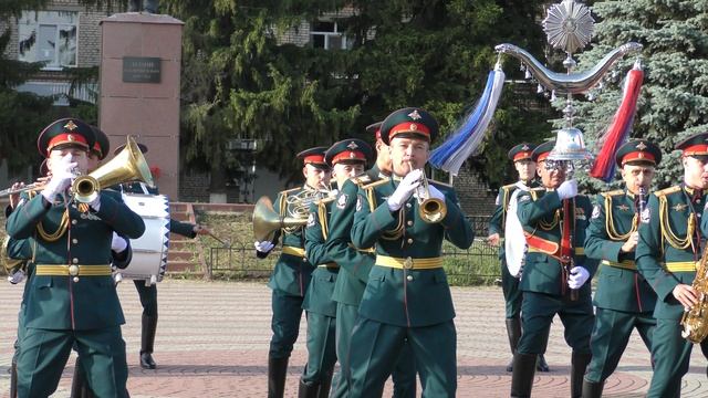 Военный оркестр на Пл. Ленина в р.п. Дмитриевка, 13.06.2025 смотреть онлайн