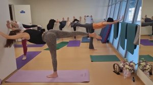 Готовимся к перевёрнутым позам в йоге! 🧘♀️✨🔄