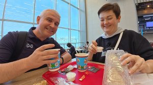 Рано РАДОВАЛАСЬ( Я в ЯРОСТИ, нам ИСПОРТИЛИ  багаж! Завтрак в БИЗНЕС зале на вокзале в Москве) Влог