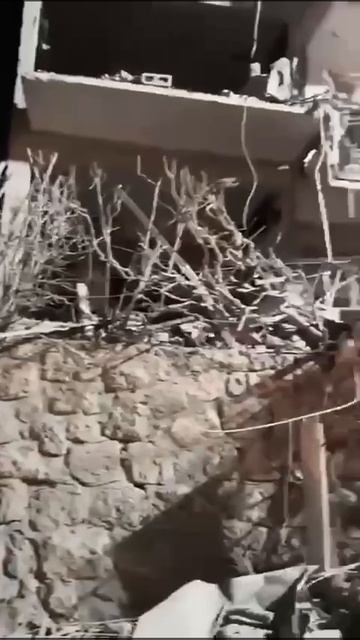 Иран ударил по «сердцу» Тель-Авива — заявляют о попадании в военные объекты смотреть онлайн