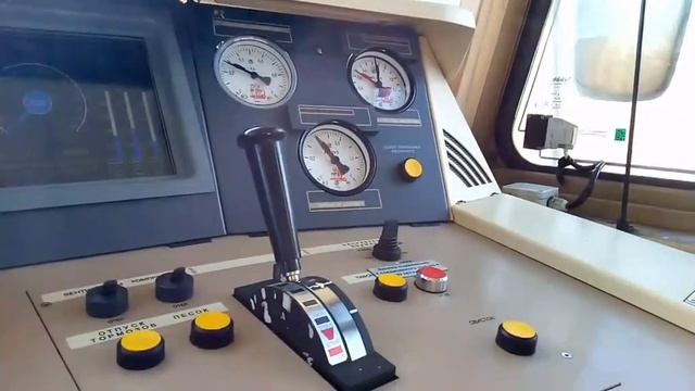 Экскурсия на электровоз 2эс6 синара часть 1