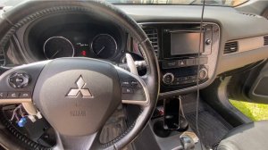 Убрали провода для регистратора в Outlander 3 — подключение в блок предохранителей