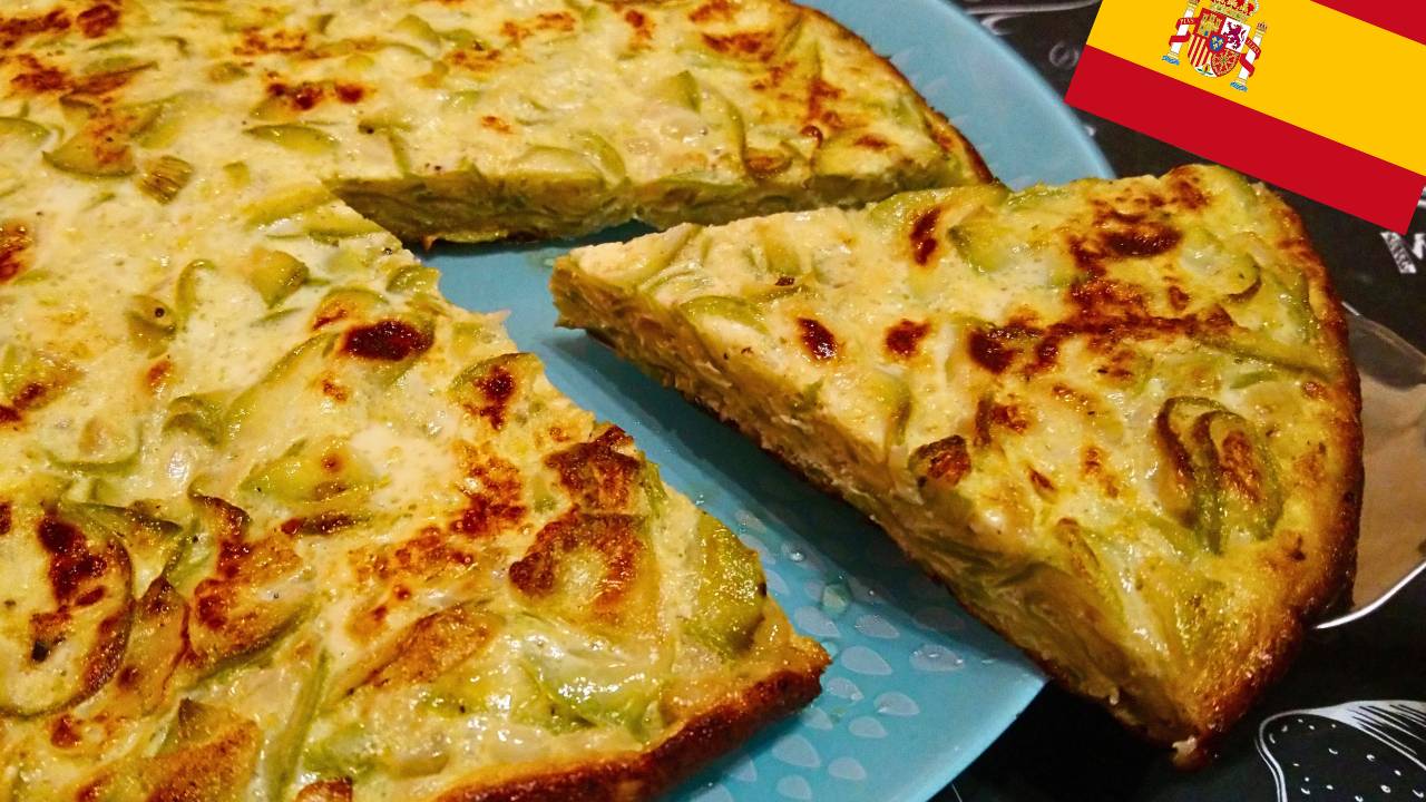 ЗАПЕКАНКА ИЗ КАБАЧКОВ ПО-ИСПАНСКИ / Вкусная и быстрая запеканка из кабачков на сковороде смотреть онлайн