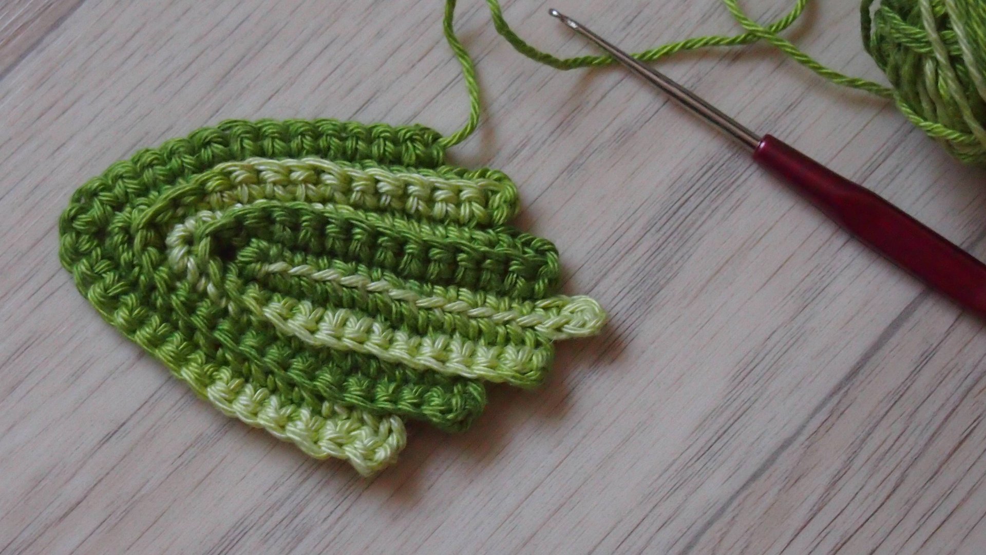 Как связать листочки крючком. Ирландские листики.Уроки вязания для начинающих МОТИВ ЛИСТОК Урок 112