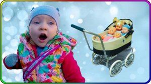 Игра в кукол - нашла в коляске малыша на улице