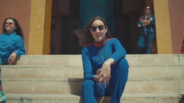 Jain - Alright смотреть онлайн