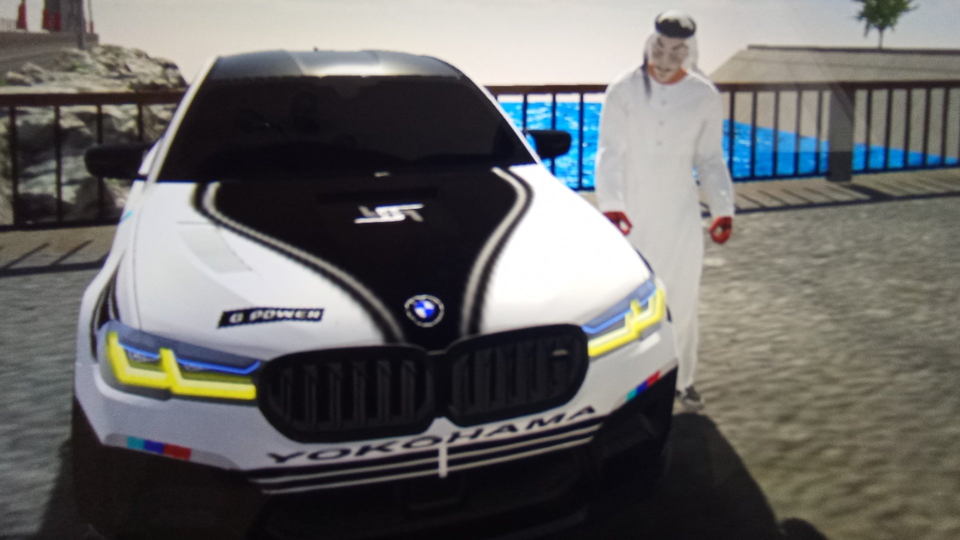 араб на M5F90 MONSTER как делать бернаут кар паркинг