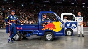 Пилоты Формулы 1 На Диких Японских Шоу (Ред Булл | Red Bull)