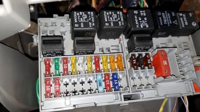 Все реле и предохранители Лада Калина 1 смотреть онлайн