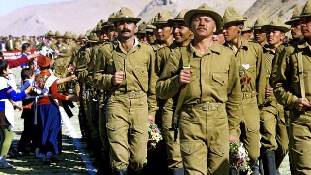 ТРИДЦАТЬ ЛЕТ ТОМУ НАЗАД...💥(В.Леонов)💥💥💥 смотреть онлайн