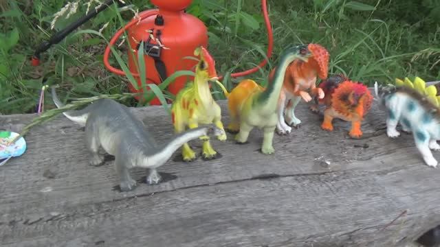 Динозавры игрушки набор 12 штук.Видео . распаковка обзор Видео для детей смотреть онлайн