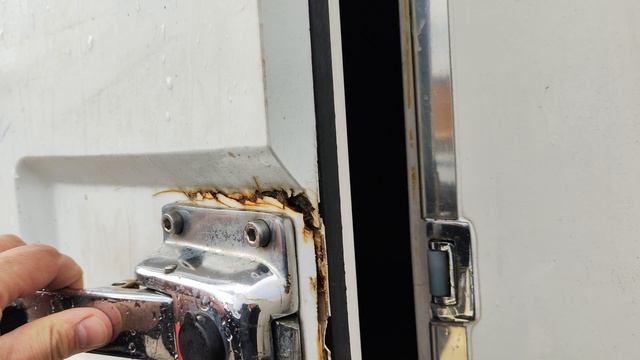 В продаже Фургон мороженица Развозчик мороженного смотреть онлайн