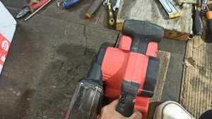 Ленточная шлифмашина Skil SR1E764101 800W