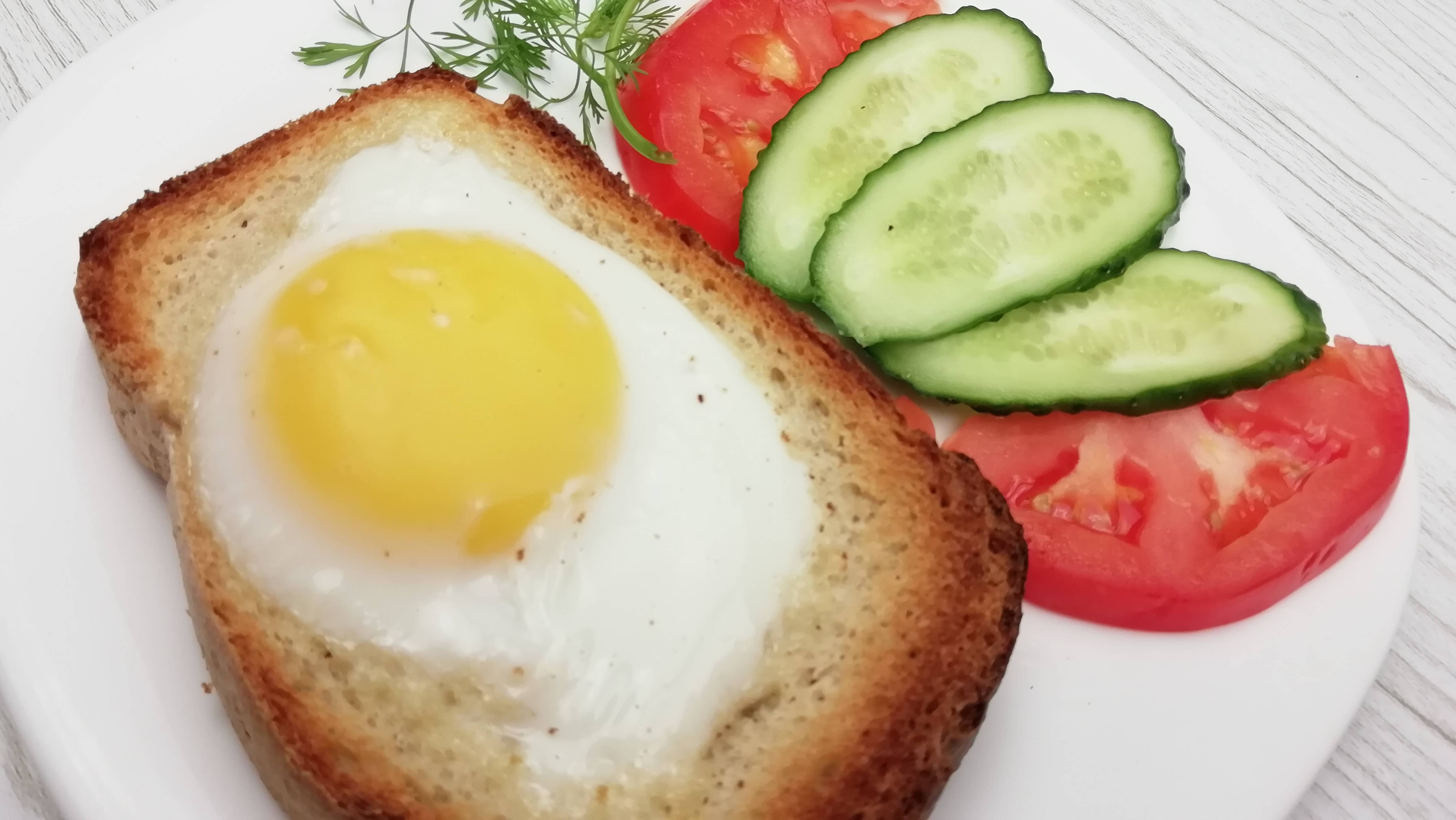 Быстрый и СЫТНЫЙ Завтрак!Никто не откажется от ТАКОГО ЗАВТРАКА!!ЯИЧНИЦА В ХЛЕБЕ смотреть онлайн
