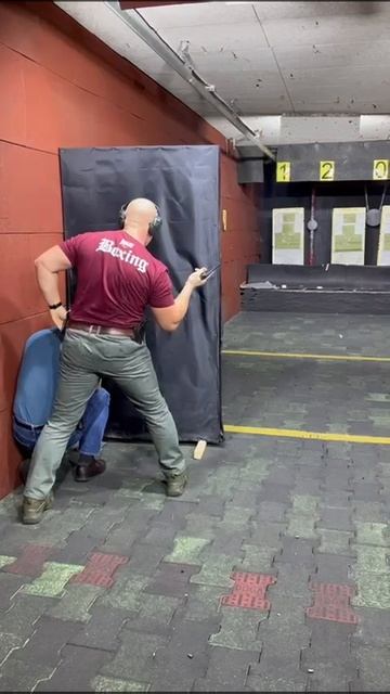 Видео с занятия по огневой подготовке (программа ПП Телохранитель) смотреть онлайн