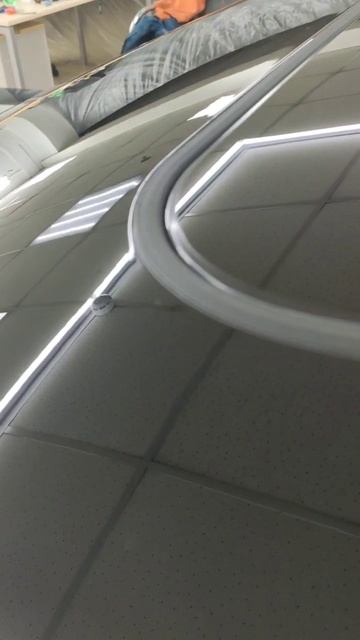 От качества подворотов пленки зависит ее долговечность на автомобиле.