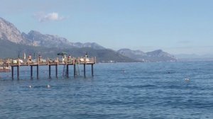 Самолет садится на воду в Кемере.