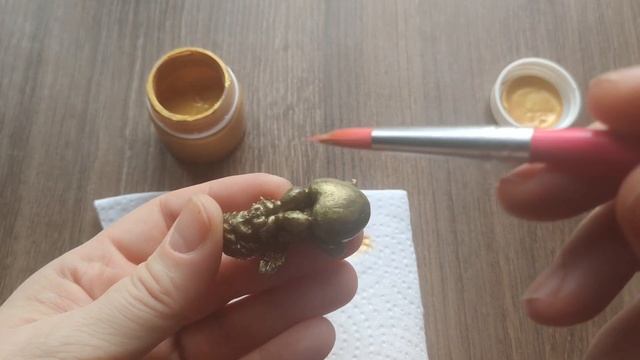 Пробую ангелочка из эпоксидки с автомобильными красками. Представила деталь как декор для мебели. смотреть онлайн