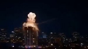 Иранская гиперзвуковая ракета уничтожает высотку в Израиле