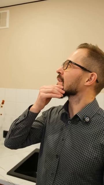 Оно конечно гротеск, но не всегда :)