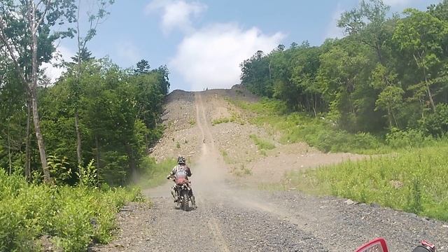 По трубе  в сторону фокино 2