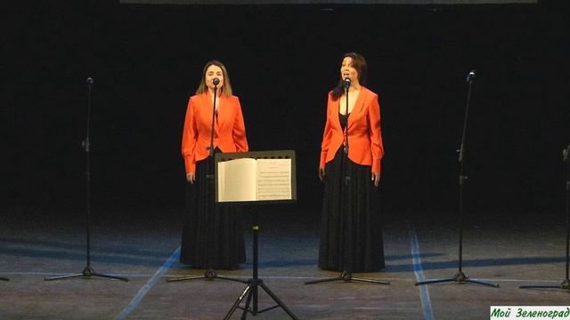 Тихо все средь чарующей ночи. Исполняют Оксана Матросова и Зарина Козлова смотреть онлайн