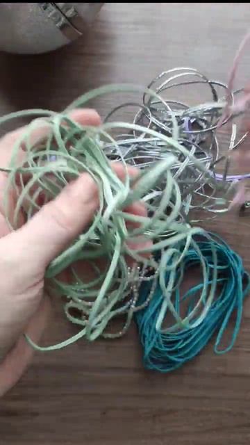 Готовлюсь декорировать круглый клатч #handmade #сутажнаявышивка #украшениясвоимируками смотреть онлайн