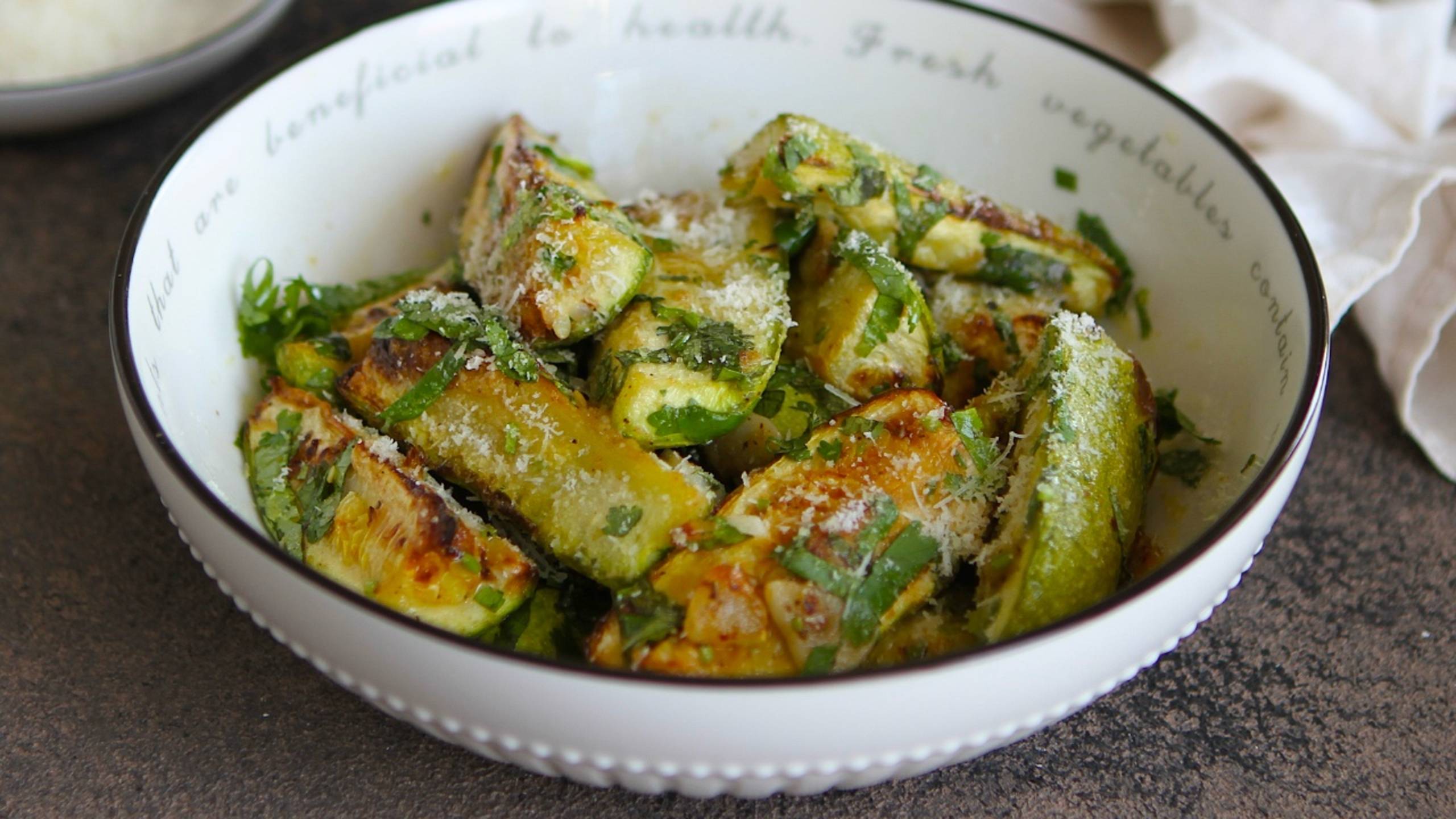 Кабачки с чесноком и сыром в аэрогриле смотреть онлайн