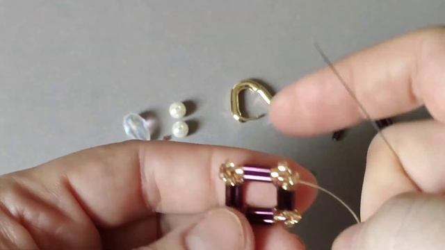 Подобрала красивый стеклярус и сплела лаконичные серёжки. Бисероплетение позволяет хорошо отдохнуть смотреть онлайн