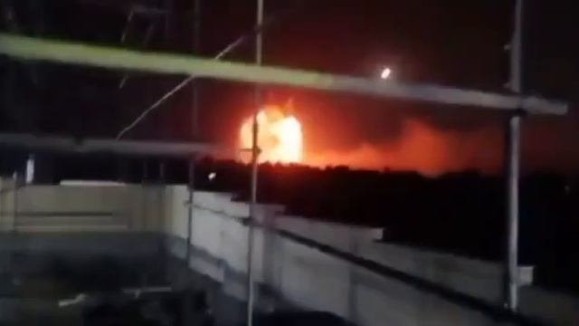 Израиль атаковал пригород Тегерана, город Карадж смотреть онлайн