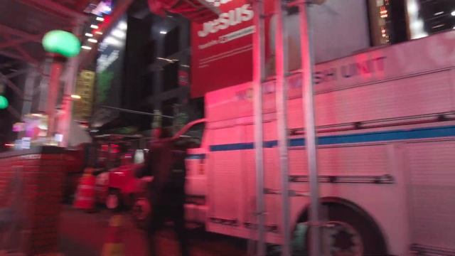 Спокойная Ночная прогулка в 3 Часа Ночи! МАНХЭТТЕН)= смотреть онлайн