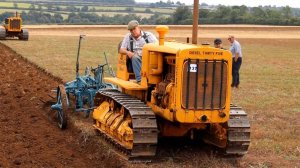 Мощь! Трактора 1950-х как новые и пашут поля! #1