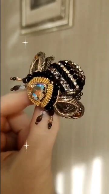 Украшения насекомые #handmade #украшенияназаказ #брошьшмель смотреть онлайн