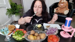 Мукбанг Селедочка с картошкой, да с лучком! Самый кайфовый мукбанг!