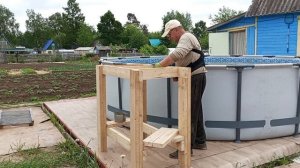 Лестница откидная из дерева  в бассейн