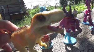 Динозавры.Игрушки динозавры и набор Институт Монстров распаковка обзор Видео для детей