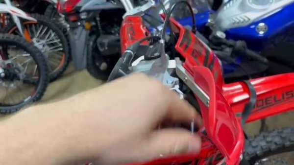 𝐅𝐈𝐃𝐄𝐋𝐈𝐒 𝐋𝐄𝐆𝐄𝐍𝐃 𝐂𝐁𝟑𝟎𝟎𝐅