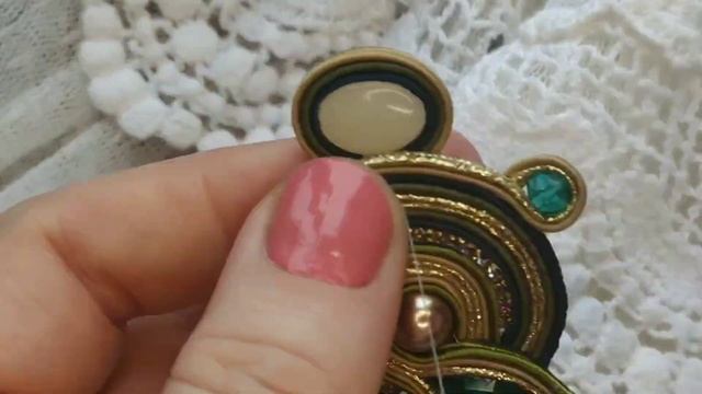 Таинство вышивки. Как создаются сутажные украшения. смотреть онлайн