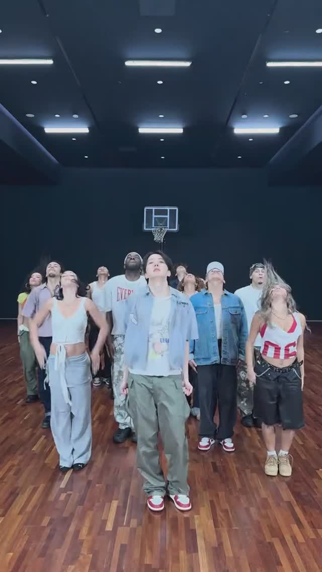 Killin' It Girl dance break смотреть онлайн