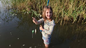 Рыбалка с дочкой. Учимся ловить на поплавок