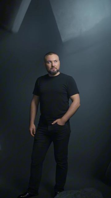 Пишу музыку сам 🎧
На стадии сведения альбом в стиле космической драмы
Визуал создаю в ИИ смотреть онлайн