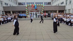 Танец на первом звонке!!