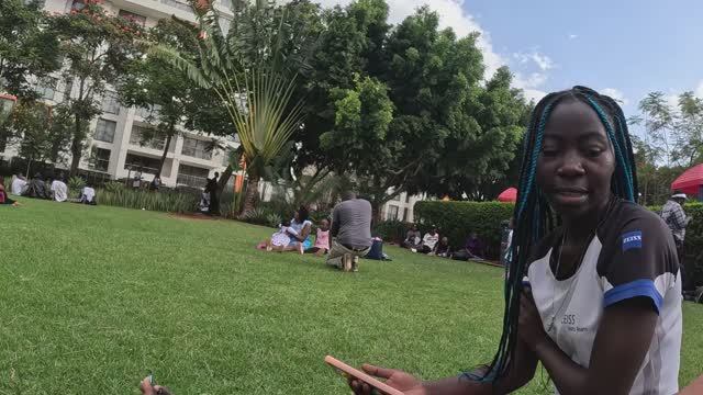 ЖИВУ С АФРИКАНКОЙ / ИНТЕРЕСНЫЕ МЕСТА НАЙРОБИ / ВЫЕЗД В ГАРДЕН СИТИ ПАРК СИТИ МОЛЛ смотреть онлайн