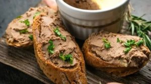 Готовим паштет из говяжьей печени . Получается очень вкусно.